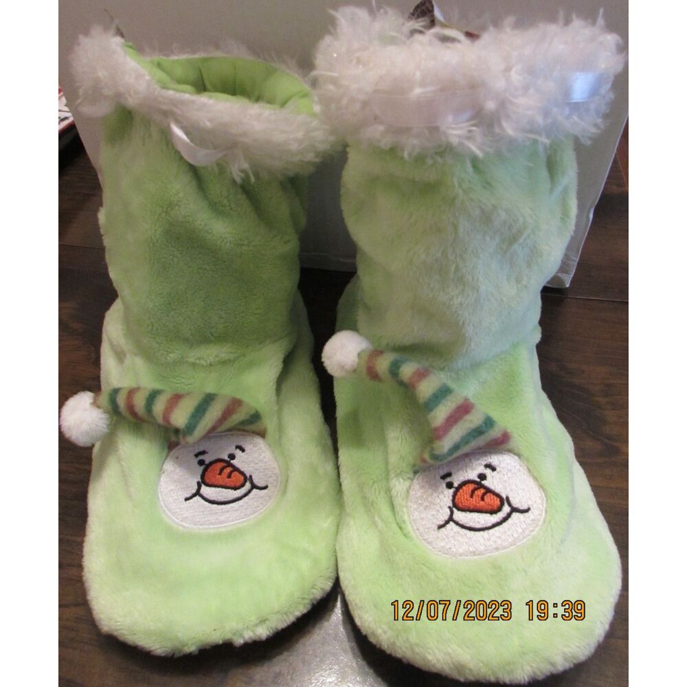 Ganz girl's snowman bootie slippers green, white pom-poms snowman hat
